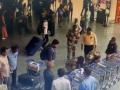 CISF Personnel at Delhi Airport Save Passenger's Life with Swift CPR From Cardiac Arrest (Watch Video) - Hindi News | CISF Personnel at Delhi Airport Save Passenger's Life with Swift CPR From Cardiac Arrest (Watch Video) | Latest national News at Lokmattimes.com