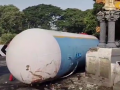 Coimbatore Accident: LPG-Filled Tanker Etaches From Truck, Leaks Gas on Avinashi Road Flyover in Tamil Nadu (Watch Video) - Hindi News | Coimbatore Accident: LPG-Filled Tanker Etaches From Truck, Leaks Gas on Avinashi Road Flyover in Tamil Nadu (Watch Video) | Latest national News at Lokmattimes.com