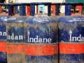 Restaurant bills will go up as commercial gas cylinders get costlier - Hindi News | Restaurant bills will go up as commercial gas cylinders get costlier | Latest national News at Lokmattimes.com