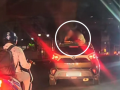 Bengaluru Couple Caught Getting Intimate In Public; Police Impose Heavy Fine After Video Goes Viral (Watch) - Hindi News | Bengaluru Couple Caught Getting Intimate In Public; Police Impose Heavy Fine After Video Goes Viral (Watch) | Latest social-viral News at Lokmattimes.com
