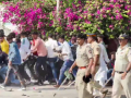 Police Lathi-Charge Salman Khan Fans Gathered Outside Galaxy Apartment on Eid 2024 (Watch Video) - Hindi News | Police Lathi-Charge Salman Khan Fans Gathered Outside Galaxy Apartment on Eid 2024 (Watch Video) | Latest entertainment News at Lokmattimes.com