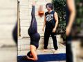 Pregnant Debina Bonnerjee does headstand during her third Trimester - Hindi News | Pregnant Debina Bonnerjee does headstand during her third Trimester | Latest entertainment News at Lokmattimes.com