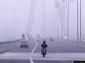 Delhi Air Pollution: AQI Remains 'Very Poor' as Smog Engulfs NCR (Video) - Hindi News | Delhi Air Pollution: AQI Remains 'Very Poor' as Smog Engulfs NCR (Video) | Latest national News at Lokmattimes.com
