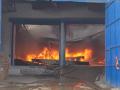 Delhi Fire: Huge Blaze Erupts at Shoe Factory in Alipur; Fire Tenders at the Spot – Video - Hindi News | Delhi Fire: Huge Blaze Erupts at Shoe Factory in Alipur; Fire Tenders at the Spot – Video | Latest national News at Lokmattimes.com