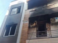 Delhi House Fire: Mother and Son Die, Four Others Injured as Blaze Erupts at Home in Shahdara (Watch Video) - Hindi News | Delhi House Fire: Mother and Son Die, Four Others Injured as Blaze Erupts at Home in Shahdara (Watch Video) | Latest national News at Lokmattimes.com