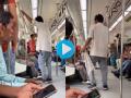 'Mar Ke Dikha': Delhi Metro Fight Over Seat Caught on Camera, Internet Reacts To Viral Video - Hindi News | 'Mar Ke Dikha': Delhi Metro Fight Over Seat Caught on Camera, Internet Reacts To Viral Video | Latest national News at Lokmattimes.com