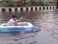 Delhi Rains: BJP Councillor Ravinder Singh Negi Uses Boat To Travel Across Flood Affected Areas (Watch Video) - Hindi News | Delhi Rains: BJP Councillor Ravinder Singh Negi Uses Boat To Travel Across Flood Affected Areas (Watch Video) | Latest national News at Lokmattimes.com