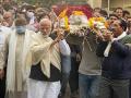 PM Modi leads funeral procession of mother Heeraben - Hindi News | PM Modi leads funeral procession of mother Heeraben | Latest national News at Lokmattimes.com
