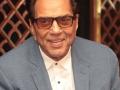 Dharmendra shares updates fans on his health, says, ‘Main chup hoon, bimar nahi’ - Hindi News | Dharmendra shares updates fans on his health, says, ‘Main chup hoon, bimar nahi’ | Latest entertainment News at Lokmattimes.com