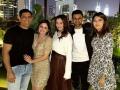 MS Dhoni celebrates wife Sakshi’s birthday with Pakistan cricketer Shoaib Malik and family - Hindi News | MS Dhoni celebrates wife Sakshi’s birthday with Pakistan cricketer Shoaib Malik and family | Latest cricket News at Lokmattimes.com