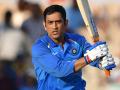 #DhoniRetires trends on social media - Hindi News | #DhoniRetires trends on social media | Latest cricket News at Lokmattimes.com