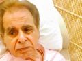 Dilip Kumar Funeral: Mortal remains of legendary actor wrapped in Indian tricolor - Hindi News | Dilip Kumar Funeral: Mortal remains of legendary actor wrapped in Indian tricolor | Latest entertainment News at Lokmattimes.com
