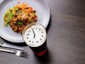 Weight Loss Tips: Here's Why You Should Eat Dinner Before 7 PM - Hindi News | Weight Loss Tips: Here's Why You Should Eat Dinner Before 7 PM | Latest lifestyle News at Lokmattimes.com