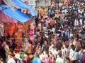 Diwali 2025: Shoppers Throng Dadar and Crawford Market for Last-Minute Festive Purchases - Hindi News | Diwali 2025: Shoppers Throng Dadar and Crawford Market for Last-Minute Festive Purchases | Latest mumbai News at Lokmattimes.com
