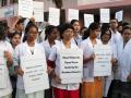 Over 4K Resident Doctors of Karnataka Threatened To Go on Strike From Monday Demanding a Hike in the Stipend - Hindi News | Over 4K Resident Doctors of Karnataka Threatened To Go on Strike From Monday Demanding a Hike in the Stipend | Latest national News at Lokmattimes.com