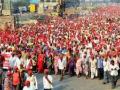 Maharashtra: Over 15,000 farmers set out on foot march to press for various demands - Hindi News | Maharashtra: Over 15,000 farmers set out on foot march to press for various demands | Latest maharashtra News at Lokmattimes.com