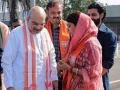 Amit Shah meets Rivaba Jadeja, Ravindra Jadeja in Jamnagar ahead of polls - Hindi News | Amit Shah meets Rivaba Jadeja, Ravindra Jadeja in Jamnagar ahead of polls | Latest national News at Lokmattimes.com