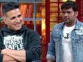 "Main Holi khelta hun tameez se: "Akshay Kumar embarrasses Kapil Sharma on his show - Hindi News | "Main Holi khelta hun tameez se: "Akshay Kumar embarrasses Kapil Sharma on his show | Latest entertainment News at Lokmattimes.com