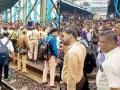 Thane: 15 passengers detained for trying to board local train parked at rail yard - Hindi News | Thane: 15 passengers detained for trying to board local train parked at rail yard | Latest maharashtra News at Lokmattimes.com
