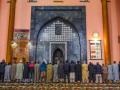 Jammu and Kashmir bars prayers on last Friday of Ramzan at Srinagar’s Jamia Masjid - Hindi News | Jammu and Kashmir bars prayers on last Friday of Ramzan at Srinagar’s Jamia Masjid | Latest national News at Lokmattimes.com