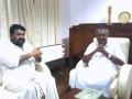 Mohanlal congratulates Pinarayi Vijayan as he takes oath as Kerala CM for second time - Hindi News | Mohanlal congratulates Pinarayi Vijayan as he takes oath as Kerala CM for second time | Latest politics News at Lokmattimes.com