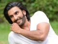 Ranveer breaks down after watching fan-made video on his 10 year journey in B-town - Hindi News | Ranveer breaks down after watching fan-made video on his 10 year journey in B-town | Latest entertainment News at Lokmattimes.com