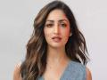 Yami Gautam's Heartwarming In-Flight Encounter with a Fan Over the Perfect Cup of Chai Wins Hearts - Hindi News | Yami Gautam's Heartwarming In-Flight Encounter with a Fan Over the Perfect Cup of Chai Wins Hearts | Latest entertainment News at Lokmattimes.com
