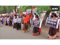 Maratha outfits protest in Pune, Kolhapur & Jalna against SC stay on Maratha quota - Hindi News | Maratha outfits protest in Pune, Kolhapur & Jalna against SC stay on Maratha quota | Latest maharashtra News at Lokmattimes.com