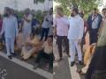 Mumbai: CM Eknath Shinde Stops Convoy to Assist Injured Woman in Auto Rickshaw Accident in Vikhroli; Watch Video - Hindi News | Mumbai: CM Eknath Shinde Stops Convoy to Assist Injured Woman in Auto Rickshaw Accident in Vikhroli; Watch Video | Latest mumbai News at Lokmattimes.com