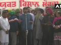 Vijender Singh threatens to return his Khel Ratna, joins farmers protest at Singhu border - Hindi News | Vijender Singh threatens to return his Khel Ratna, joins farmers protest at Singhu border | Latest other-sports News at Lokmattimes.com