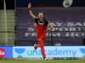 Royal Challengers Bangalore release Chris Morris and Aaron Finch, retain 12 players - Hindi News | Royal Challengers Bangalore release Chris Morris and Aaron Finch, retain 12 players | Latest cricket News at Lokmattimes.com