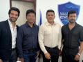 Vineet Kumar Singh Akshay Oberoi Visit Mumbai Cyber Security Headquarters for Cyber Threat Awareness - Hindi News | Vineet Kumar Singh Akshay Oberoi Visit Mumbai Cyber Security Headquarters for Cyber Threat Awareness | Latest entertainment News at Lokmattimes.com