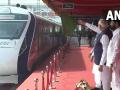 PM Modi inaugurates the sixth Vande Bharat Express train at Nagpur Railway station - Hindi News | PM Modi inaugurates the sixth Vande Bharat Express train at Nagpur Railway station | Latest maharashtra News at Lokmattimes.com