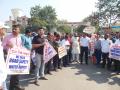 pune: Wagholi residents protest against PMC and PMRDA demanding roads, water supply - Hindi News | pune: Wagholi residents protest against PMC and PMRDA demanding roads, water supply | Latest maharashtra News at Lokmattimes.com