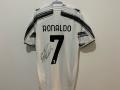 Ronaldo's signed jersey to be auctioned to raise funds for Turkey - Hindi News | Ronaldo's signed jersey to be auctioned to raise funds for Turkey | Latest international News at Lokmattimes.com