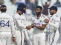 IND vs SA 1st Test: Jasprit Bumrah Strikes Twice as South Africa Reach 105/3 at Lunch (VIDEO) - Hindi News | IND vs SA 1st Test: Jasprit Bumrah Strikes Twice as South Africa Reach 105/3 at Lunch (VIDEO) | Latest cricket News at Lokmattimes.com
