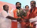Senior Shiv Sena leader MP Gajanan Kirtikar from Thackeray group joins Shinde group - Hindi News | Senior Shiv Sena leader MP Gajanan Kirtikar from Thackeray group joins Shinde group | Latest maharashtra News at Lokmattimes.com