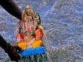 Immersion of Ganapati idols begins in Mumbai - Hindi News | Immersion of Ganapati idols begins in Mumbai | Latest maharashtra News at Lokmattimes.com