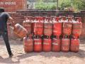 Pune Police busts black-market gas ring - Hindi News | Pune Police busts black-market gas ring | Latest maharashtra News at Lokmattimes.com