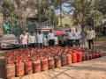 Pimpri-Chinchwad Police Bust Illegal Gas Refilling Operation, Five Arrested - Hindi News | Pimpri-Chinchwad Police Bust Illegal Gas Refilling Operation, Five Arrested | Latest maharashtra News at Lokmattimes.com