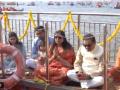 Maha Kumbh 2025: Gautam Adani With Family Performs Aarti at Triveni Sangam in Prayagraj (Watch Videos) - Hindi News | Maha Kumbh 2025: Gautam Adani With Family Performs Aarti at Triveni Sangam in Prayagraj (Watch Videos) | Latest national News at Lokmattimes.com