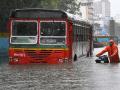 Mumbai Weather Update: BMC Issues Warning on Severe Rains and High Tide, Urges Residents to Stay Indoors - Hindi News | Mumbai Weather Update: BMC Issues Warning on Severe Rains and High Tide, Urges Residents to Stay Indoors | Latest mumbai News at Lokmattimes.com