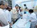 Tirupati Stampede: Andhra Pradesh CM Chandrababu Naidu Meets Injured Devotees at Hospital (Watch Video) - Hindi News | Tirupati Stampede: Andhra Pradesh CM Chandrababu Naidu Meets Injured Devotees at Hospital (Watch Video) | Latest national News at Lokmattimes.com