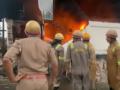 Ghaziabad Factory Fire: Huge Blaze Erupts in Sahibabad Area of Uttar Pradesh (Watch Video) - Hindi News | Ghaziabad Factory Fire: Huge Blaze Erupts in Sahibabad Area of Uttar Pradesh (Watch Video) | Latest national News at Lokmattimes.com