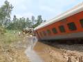 Gonda Train Accident: Passenger Standing Beside 8 Derailed Bogies of Chandigarh-Dibrugarh Express Says 'Narrow Escape, It's a Miracle' - Hindi News | Gonda Train Accident: Passenger Standing Beside 8 Derailed Bogies of Chandigarh-Dibrugarh Express Says 'Narrow Escape, It's a Miracle' | Latest national News at Lokmattimes.com