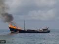 Gujarat: Ship Loaded With Rice and Sugar Catches Fire at Porbandar Subhash Nagar Jetty (Watch) - Hindi News | Gujarat: Ship Loaded With Rice and Sugar Catches Fire at Porbandar Subhash Nagar Jetty (Watch) | Latest national News at Lokmattimes.com