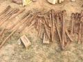 Shahjahanpur: Ancient Guns and Swords Believed to Be 100 Years Old Unearthed From Farm Field in UP (Watch Video) - Hindi News | Shahjahanpur: Ancient Guns and Swords Believed to Be 100 Years Old Unearthed From Farm Field in UP (Watch Video) | Latest national News at Lokmattimes.com