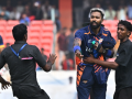 VIDEO: Fan Breaches Security to Meet Hardik Pandya During His Comeback Match in Syed Mushtaq Ali Trophy - Hindi News | VIDEO: Fan Breaches Security to Meet Hardik Pandya During His Comeback Match in Syed Mushtaq Ali Trophy | Latest cricket News at Lokmattimes.com