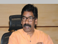 ED Officials Arrive at CM Hemant Soren's Ranchi Residence for Money Laundering Case Questioning - Hindi News | ED Officials Arrive at CM Hemant Soren's Ranchi Residence for Money Laundering Case Questioning | Latest national News at Lokmattimes.com