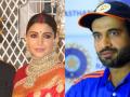 Irrfan Pathan takes a dig at Anushka Sharma for disrespecting Sunil Gavaskar - Hindi News | Irrfan Pathan takes a dig at Anushka Sharma for disrespecting Sunil Gavaskar | Latest cricket News at Lokmattimes.com